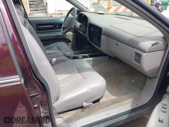 1995 Chevrolet Caprice z VIN 1G1BL52PXSR184877, wystawiony jako IAAI lot #42105547 z przebiegiem 109 845 mil mil oraz . Historia ofert i sprzedaży dostępna na DreamBid. Obrazek 5.