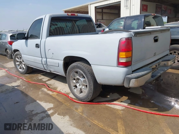 2004 Chevrolet Silverado 1500 LS with VIN 1GCEC14T24Z215856, listed as a IAAI auction lot 41840514 with 137,747 mi miles. Bid and sale history available at carsss.com. Image 3.