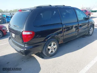 2006 Dodge Grand Caravan SXT with VIN 2D4GP44L36R822556, listed as a IAAI auction lot 41980966 with 371,209 mi miles. Bid and sale history available at carsss.com. Image 4.