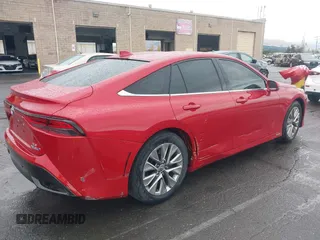2022 Toyota Mirai XLE с VIN JTDAAAAA8NA006743, выставлен на аукционе IAAI как лот 41593460 с пробегом 24 927 миль миль и . История ставок и продаж доступна на DreamBid. Изображение 4.