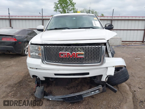 2008 GMC Sierra Denali z VIN 2GTEK638381328517, wystawiony jako IAAI lot #42074746 z przebiegiem 193 833 mil mil oraz . Historia ofert i sprzedaży dostępna na DreamBid. Obrazek 13.