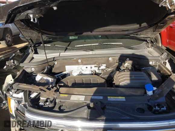 2024 Volkswagen Atlas SE with VIN 1V2LR2CA4RC505410, listed as a IAAI auction lot 41513445 with 18,647 mi miles and . Bid and sale history available at DreamBid. Image 10.