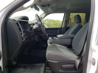 2019 Ram 1500 Tradesman z VIN 1C6RR7FG9KS669229, wystawiony jako Copart lot #54341945 z przebiegiem 86 667 mil mil oraz Nie do naprawy • Non repairable. Historia ofert i sprzedaży dostępna na DreamBid. Obrazek 7.