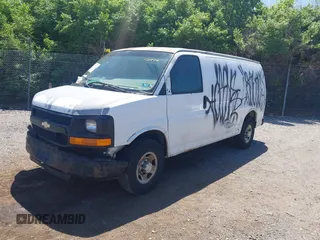 2007 Chevrolet Express Cargo Van with VIN 1GCGG25V471112976, listed as a IAAI auction lot 42130661 with 256,004 mi miles. Bid and sale history available at carsss.com. Image 2.