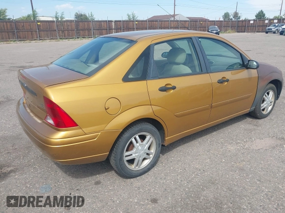 2001 Ford Focus SE with VIN 1FAFP34P81W369028, listed as a IAAI auction lot 40325039 with 147,277 mi miles and . Bid and sale history available at carsss.com. Image 4.