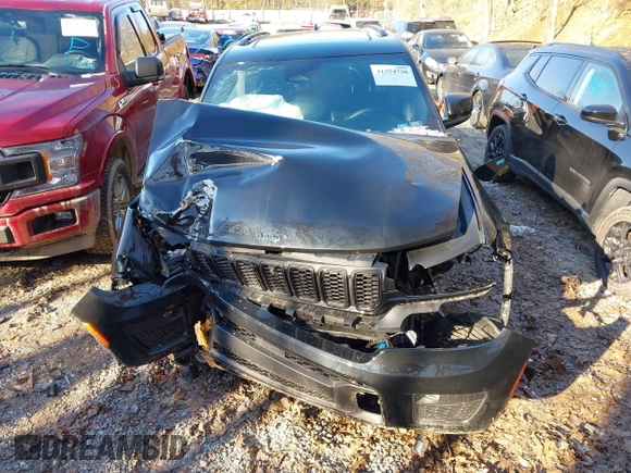 2024 Jeep Grand Cherokee with VIN 1C4RJYB69R8510818, listed as a IAAI auction lot 41574720 with 5,453 mi miles and . Bid and sale history available at DreamBid. Image 12.