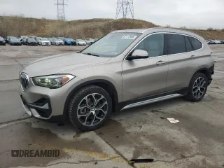 2021 BMW X1 xDrive28i z VIN WBXJG9C03M5U47126, wystawiony jako Copart lot #52113955 z przebiegiem 69 284 mil mil oraz Szkody całkowita. Historia ofert i sprzedaży dostępna na DreamBid. Obrazek 1.