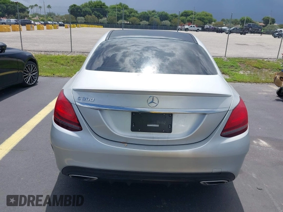 2021 Mercedes-Benz C 300 с VIN W1KWF8DB3MR651648, выставлен на аукционе IAAI как лот 42598403 с пробегом 95 609 миль миль и . История ставок и продаж доступна на DreamBid. Изображение 16.