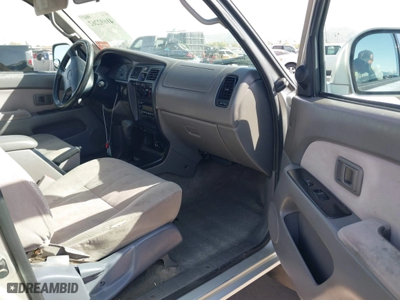 2001 Toyota 4Runner SR5 with VIN JT3GN86R410218081, listed as a IAAI auction lot 41692262 with 228,010 mi miles. Bid and sale history available at carsss.com. Image 5.