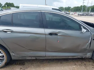 2018 Buick Regal Preferred with VIN W04GL6SX4J1136480, listed as a IAAI auction lot 42472510 with 117,210 mi miles and . Bid and sale history available at DreamBid. Image 13.