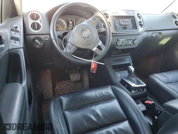 2011 Volkswagen Tiguan SEL with VIN WVGBV7AX4BW001386, listed as a Copart auction lot 44495945 with 149,806 mi miles and Salvage Title. Bid and sale history available at DreamBid. Image 8.