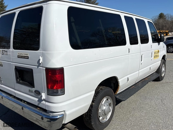 2014 Ford Econoline Wagon XL with VIN 1FBNE3BL1EDA64827, listed as a Copart auction lot 48927855 with 102,965 mi miles and Clean Title. Bid and sale history available at carsss.com. Image 4.