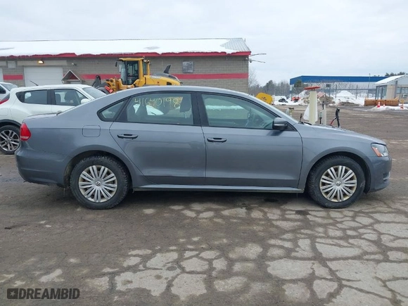 2014 Volkswagen Passat Wolfsburg Ed with VIN 1VWAT7A38EC110410, listed as a IAAI auction lot 41640198 with 135,320 mi miles. Bid and sale history available at carsss.com. Image 14.