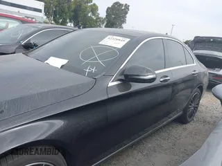 2020 Mercedes-Benz C 300 z VIN W1KWF8DB5LR592259, wystawiony jako IAAI lot #42320848 z przebiegiem 63 795 mil mil oraz . Historia ofert i sprzedaży dostępna na DreamBid. Obrazek 14.