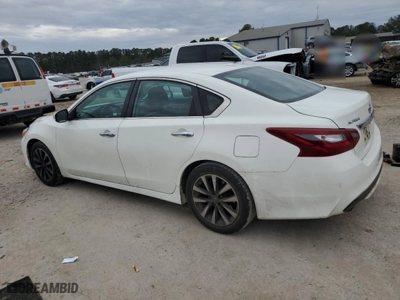 2018 Nissan Altima 2.5 SL with VIN 1N4AL3AP1JC181527, listed as a Copart auction lot 47675195 with 203,277 mi miles and Salvage Title. Bid and sale history available at carsss.com. Image 2.