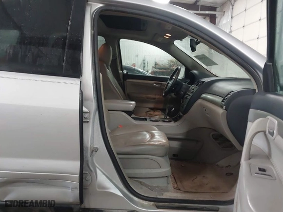 2009 Saturn Outlook XE with VIN 5GZER13D19J147949, listed as a IAAI auction lot 41529550 with 211,309 mi miles. Bid and sale history available at carsss.com. Image 5.