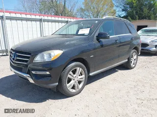 2012 Mercedes-Benz M-Class ML 350 with VIN 4JGDA5HBXCA083920, listed as a IAAI auction lot 41822392 with 226,565 mi miles. Bid and sale history available at carsss.com. Image 17.