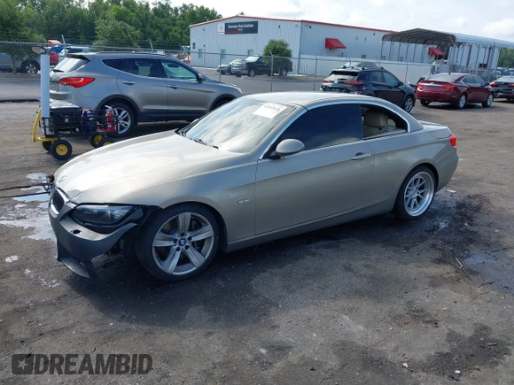 2008 BMW 3 Series 335i z VIN WBAWL73588PX53776, wystawiony jako IAAI lot #42653626 z przebiegiem 128 482 mil mil oraz . Historia ofert i sprzedaży dostępna na DreamBid. Obrazek 2.