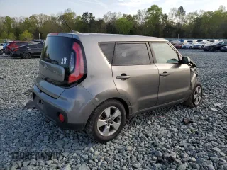 2019 Kia Soul z VIN KNDJN2A22K7637757, wystawiony jako Copart lot #52744765 z przebiegiem Nie podano mil oraz Czysty tytuł • Clean title. Historia ofert i sprzedaży dostępna na DreamBid. Obrazek 3.