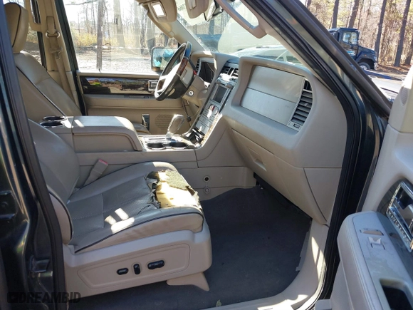 2009 Lincoln Navigator with VIN 5LMFU28579LJ00854, listed as a IAAI auction lot 41692066 with 245,264 mi miles. Bid and sale history available at carsss.com. Image 5.