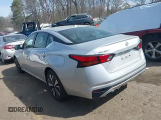 2019 Nissan Altima 2.5 SL with VIN 1N4BL4EV1KC248311, listed as a IAAI auction lot 41826242 with 107,101 mi miles. Bid and sale history available at carsss.com. Image 3.