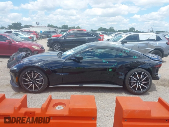 2020 Aston Martin Vantage z VIN SCFSMGAW4LGN03097, wystawiony jako IAAI lot #42227516 z przebiegiem Nie podano mil oraz . Historia ofert i sprzedaży dostępna na DreamBid. Obrazek 15.