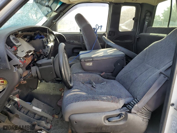 2000 Dodge Ram 1500 with VIN 3B7HC13Z1YG158901, listed as a Copart auction lot 75700554 with 0 mi miles and Non Repairable. Bid and sale history available at carsss.com. Image 7.