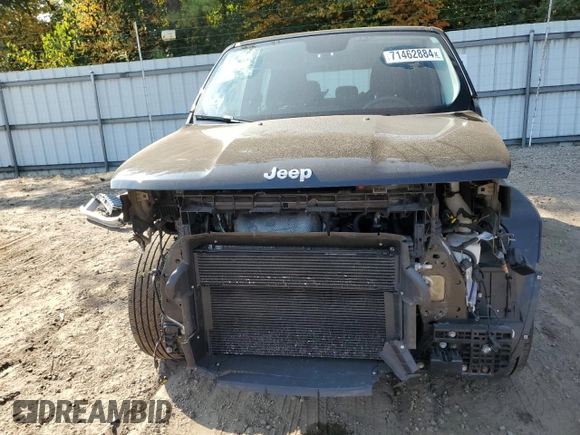 2017 Jeep Renegade Sport with VIN ZACCJBAB7HPF38948, listed as a Copart auction lot 71462884 with 151,408 mi miles and Salvage Title. Bid and sale history available at carsss.com. Image 5.