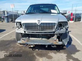 2006 Lincoln Navigator Luxury with VIN 5LMFU28516LJ13630, listed as a IAAI auction lot 42003960 with 139,505 mi miles. Bid and sale history available at carsss.com. Image 6.