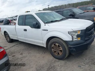 2016 Ford F-150 XL with VIN 1FTEX1CFXGKF29462, listed as a IAAI auction lot 41723301 with 225,174 mi miles and . Bid and sale history available at carsss.com. Image 1.