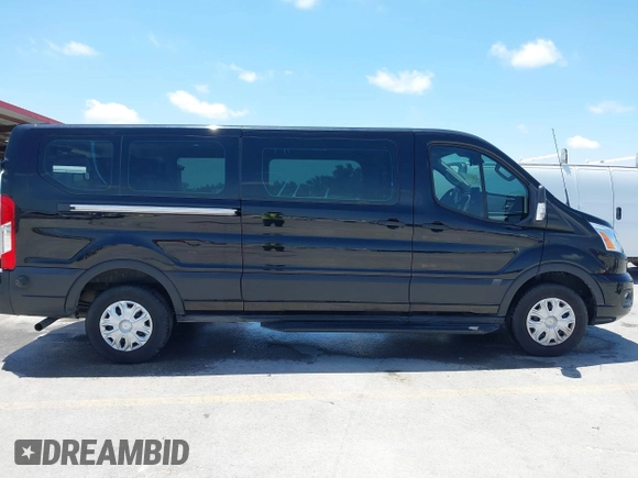 2020 Ford Transit Passenger XL z VIN 1FBAX2YG0LKA55428, wystawiony jako IAAI lot #42356622 z przebiegiem 89 748 mil mil oraz . Historia ofert i sprzedaży dostępna na DreamBid. Obrazek 14.