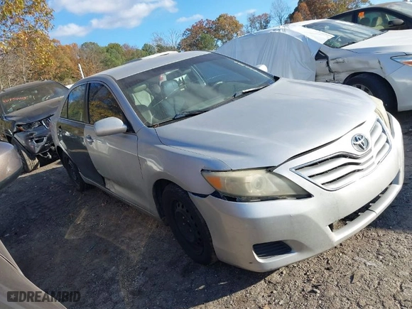 2011 Toyota Camry LE with VIN 4T1BF3EK9BU640802, listed as a IAAI auction lot 40959523 with 308,615 mi miles. Bid and sale history available at carsss.com. Image 1.