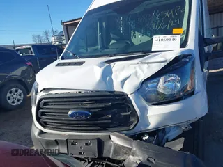 2019 Ford Transit z VIN 1FTYR2XM0KKB31496, wystawiony jako IAAI lot #41060049 z przebiegiem 60 004 mil mil oraz . Historia ofert i sprzedaży dostępna na DreamBid. Obrazek 12.