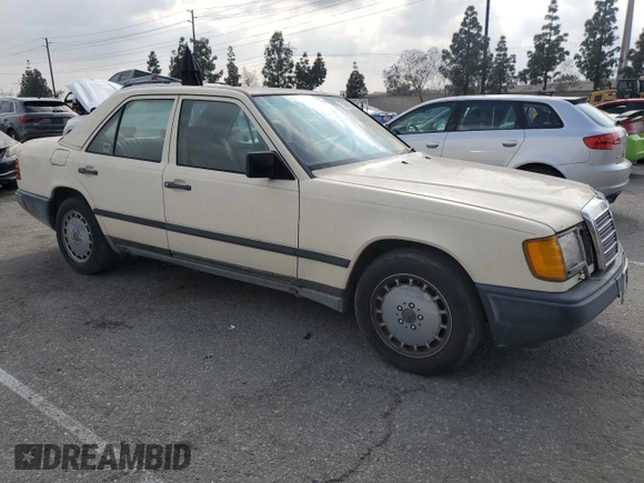 1988 Mercedes-Benz 300 E z VIN WDBEA30D4JA640293, wystawiony jako Copart lot #50998785 z przebiegiem 179 471 mil mil oraz Czysty tytuł • Clean title. Historia ofert i sprzedaży dostępna na DreamBid. Obrazek 4.