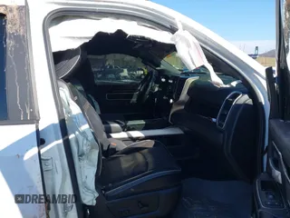 2019 Ram 2500 Laramie with VIN 3C6UR5FL0KG714111, listed as a IAAI auction lot 41630159 with 76,818 mi miles. Bid and sale history available at carsss.com. Image 5.