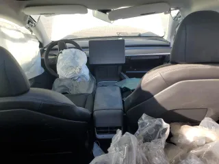 2021 Tesla Model 3 Long Range z VIN 5YJ3E1EB7MF849399, wystawiony jako Copart lot #47010175 z przebiegiem Nie podano mil oraz Szkoda całkowita • Salvage title. Historia ofert i sprzedaży dostępna na DreamBid. Obrazek 8.