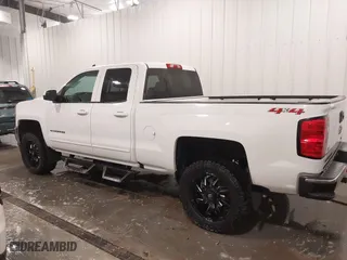 2018 Chevrolet Silverado 1500 LT with VIN 1GCVKREC1JZ313675, listed as a IAAI auction lot 41799041 with 98,634 mi miles. Bid and sale history available at carsss.com. Image 14.