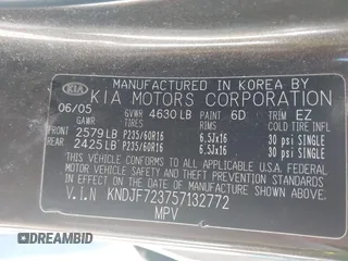 2005 Kia Sportage LX z VIN KNDJF723757132772, wystawiony jako IAAI lot #41436925 z przebiegiem 134 653 mil mil oraz . Historia ofert i sprzedaży dostępna na DreamBid. Obrazek 9.