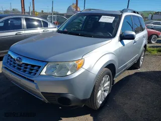 2012 Subaru Forester 2.5X Premium with VIN JF2SHADC4CH404146, listed as a IAAI auction lot 41849805 with 32,217 mi miles. Bid and sale history available at carsss.com. Image 2.