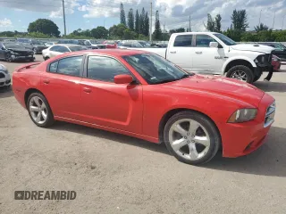 2013 Dodge Charger SXT with VIN 2C3CDXHG0DH730914, listed as a Copart auction lot 72643764 with 44,814 mi miles and Salvage Title. Bid and sale history available at carsss.com. Image 4.
