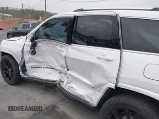 2018 Jeep Grand Cherokee Limited with VIN 1C4RJEBG3JC268939, listed as a IAAI auction lot 41559253 with 162,354 mi miles and . Bid and sale history available at DreamBid. Image 17.