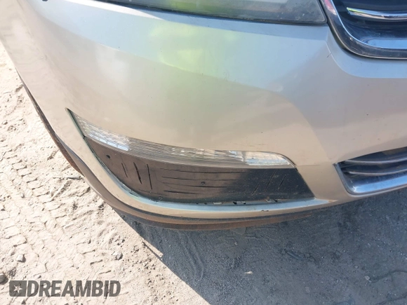 2015 Chevrolet Traverse LT with VIN 1GNKRGKDXFJ236009, listed as a IAAI auction lot 42076239 with Not Provided miles. Bid and sale history available at carsss.com. Image 18.