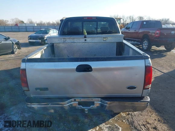 2003 Ford F-150 XL z VIN 1FTRX18W53NA29776, wystawiony jako IAAI lot #41413445 z przebiegiem 231 533 mil mil oraz . Historia ofert i sprzedaży dostępna na DreamBid. Obrazek 16.