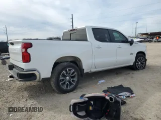 2022 Chevrolet Silverado 1500 LT with VIN 1GCUDDEDXNZ522260, listed as a Copart auction lot 88720695 with Not Provided miles and Salvage Title. Bid and sale history available at DreamBid. Image 3.