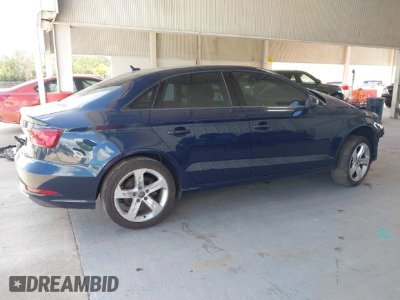 2017 Audi A3 Premium z VIN WAUAUGFF1H1058697, wystawiony jako IAAI lot #42159744 z przebiegiem 55 852 mil mil oraz . Historia ofert i sprzedaży dostępna na DreamBid. Obrazek 14.