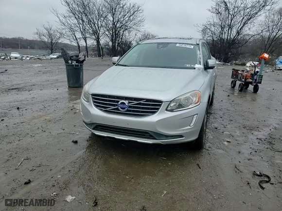 2015 Volvo XC60 T6 with VIN YV4902RKXF2682094, listed as a Copart auction lot 45016415 with 197,928 mi miles and Salvage Title. Bid and sale history available at carsss.com. Image 10.