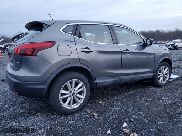 2019 Nissan Rogue Sport S with VIN JN1BJ1CR4KW621556, listed as a Copart auction lot 82691864 with 0 mi miles and Salvage Title. Bid and sale history available at carsss.com. Image 3.