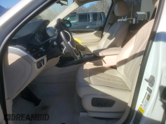 2014 BMW X5 xDrive35i with VIN 5UXKR0C59E0K44225, listed as a Copart auction lot 82117834 with 117,899 mi miles and Salvage Title. Bid and sale history available at carsss.com. Image 7.