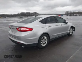 2016 Ford Fusion S with VIN 3FA6P0G72GR133285, listed as a IAAI auction lot 41951386 with 189,001 mi miles. Bid and sale history available at carsss.com. Image 4.