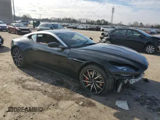 2018 Aston Martin DB11 z VIN SCFRMFAV8JGL03322, wystawiony jako Copart lot #86810004 z przebiegiem Nie podano mil oraz Szkody całkowita. Historia ofert i sprzedaży dostępna na DreamBid. Obrazek 4.